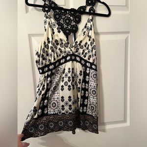 Very cute Hale Bob top-never worn